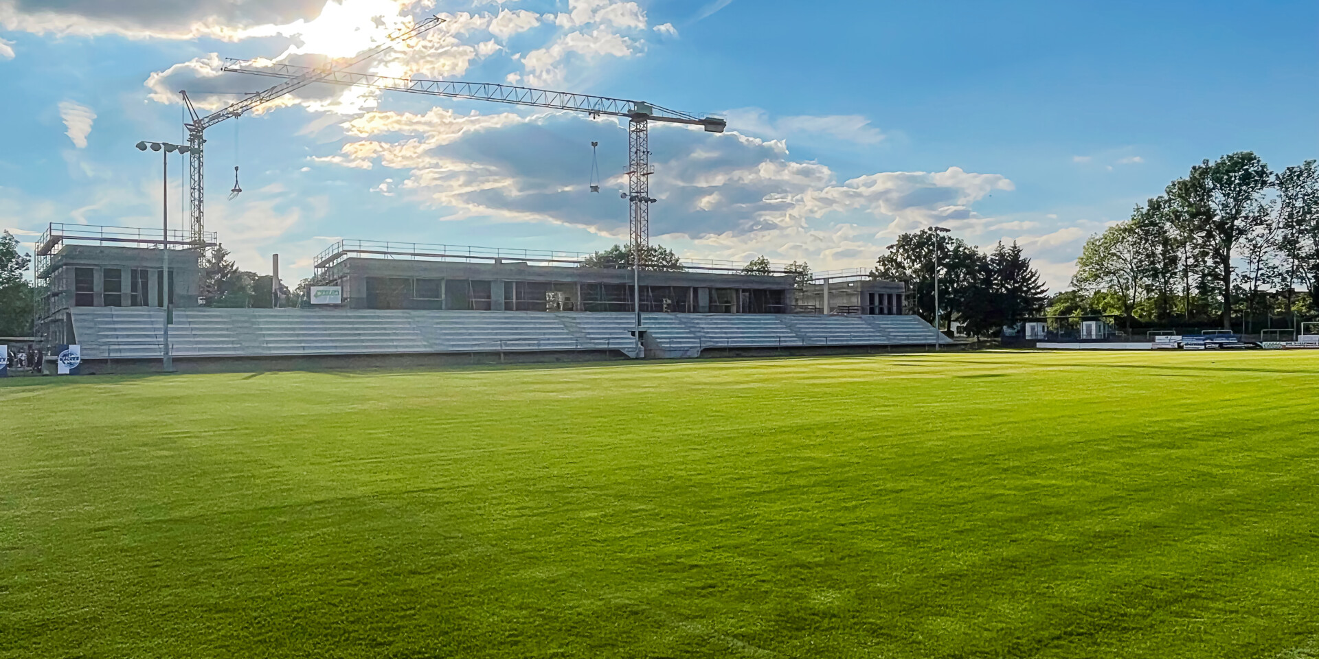 Westtribüne AlbertKuntzSportpark Nordhausen Richtfest